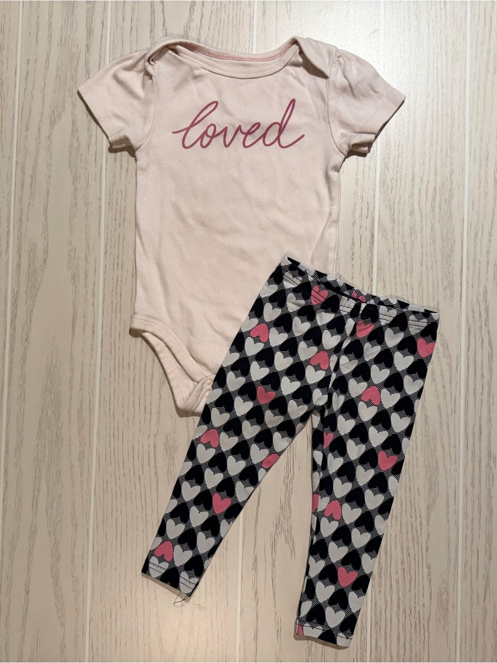 Cloud Island Carter’s Baby Girl 18M Loved Bodysuit Heart Leggings Set